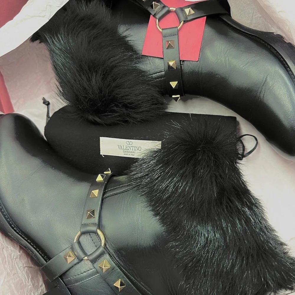 VALENTINO ROCKSTUD Winter Ankle Boots WOMENS SZ 8.5 - Picture 12 of 16